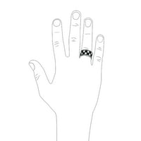 Muški dvobojni crno-srebrni karirani prsten s čvrstim rubom. Srebro