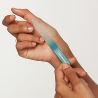 Komplet za njegu noktiju u SAD-u uključuje staklenu turpiju za nokte, škare za nokte, sredstvo za uklanjanje zanoktica
